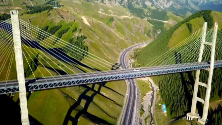 中国桥梁建筑不愧世界第一,这段视频让老外都坐不住了